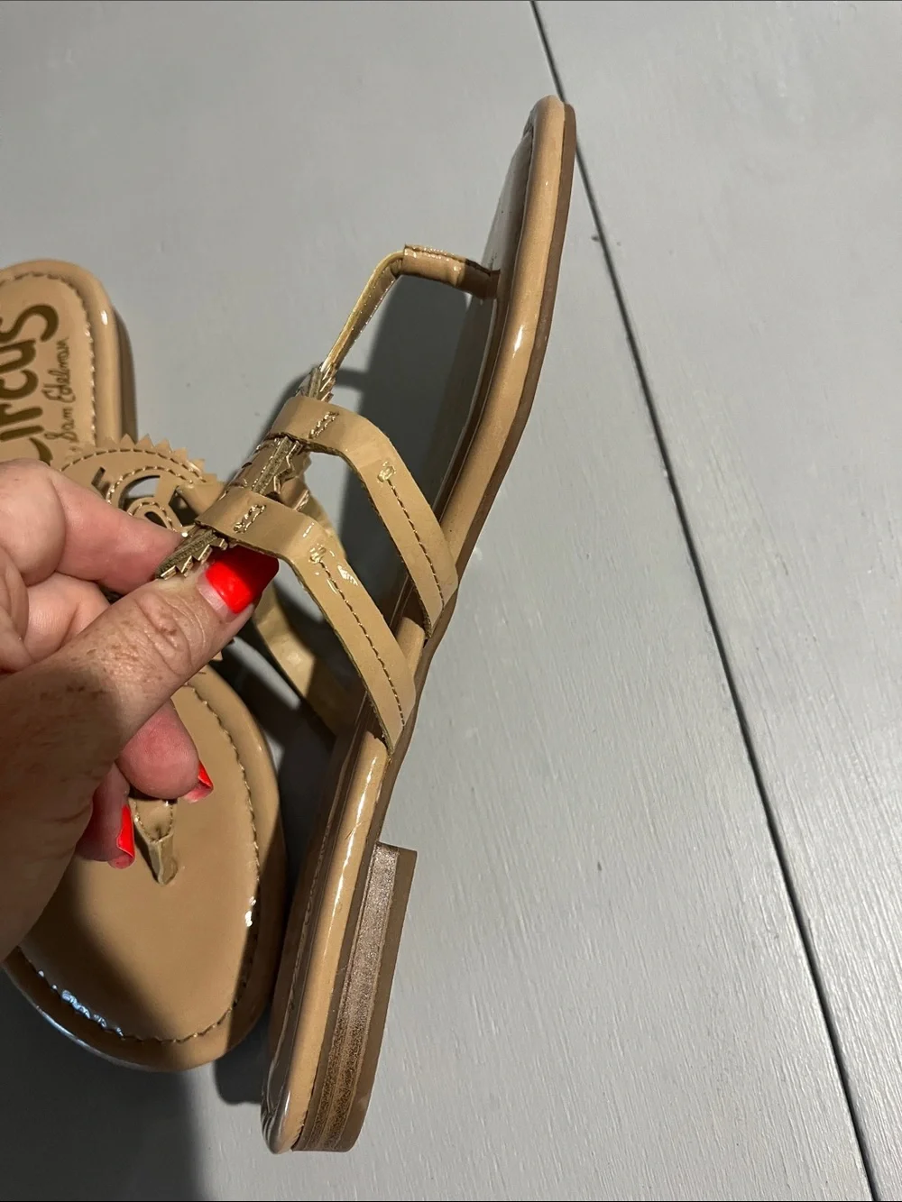 Circus by Sam Edelman Beige Cutout Medallion Thong Sandals - Picture 6 of 14